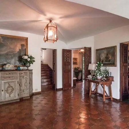 Luxury In For 12 Guests *
