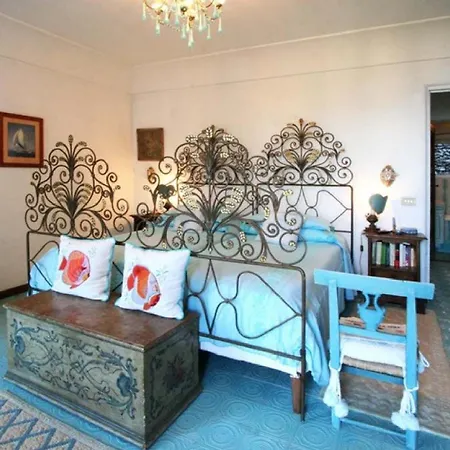Luxury In For 12 Guests