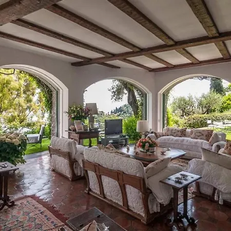 Luxury In For 12 Guests Villa