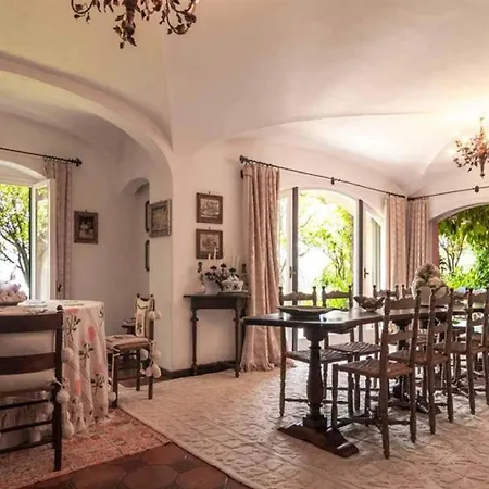 Villa Luxury In For 12 Guests *