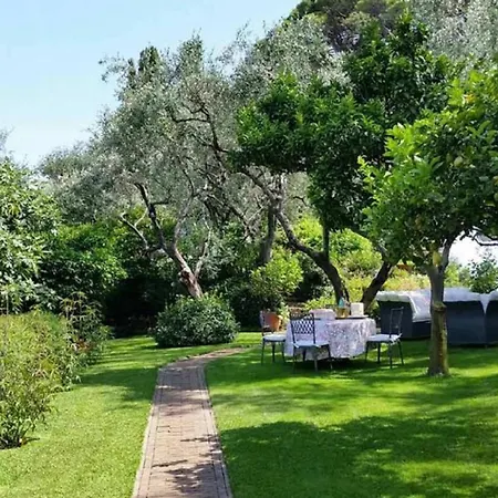 Luxury In For 12 Guests *